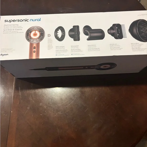 Dyson Supersonic Nural™ hair dryer
(Amber silk) - Picture 5 of 7